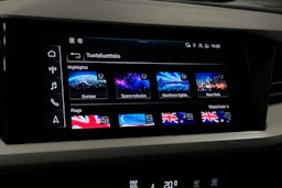 sininen Audi Q4 e-tron 2023 kuva 29.