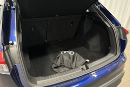 sininen Audi Q4 e-tron 2023 kuva 34.