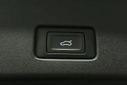 sininen Audi Q4 e-tron 2023 kuva 36.