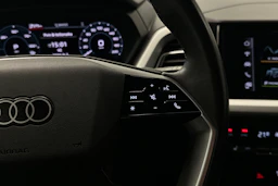 harmaa Audi Q4 e-tron 2023 kuva 12.