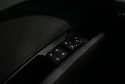 harmaa Audi Q4 e-tron 2023 kuva 14.