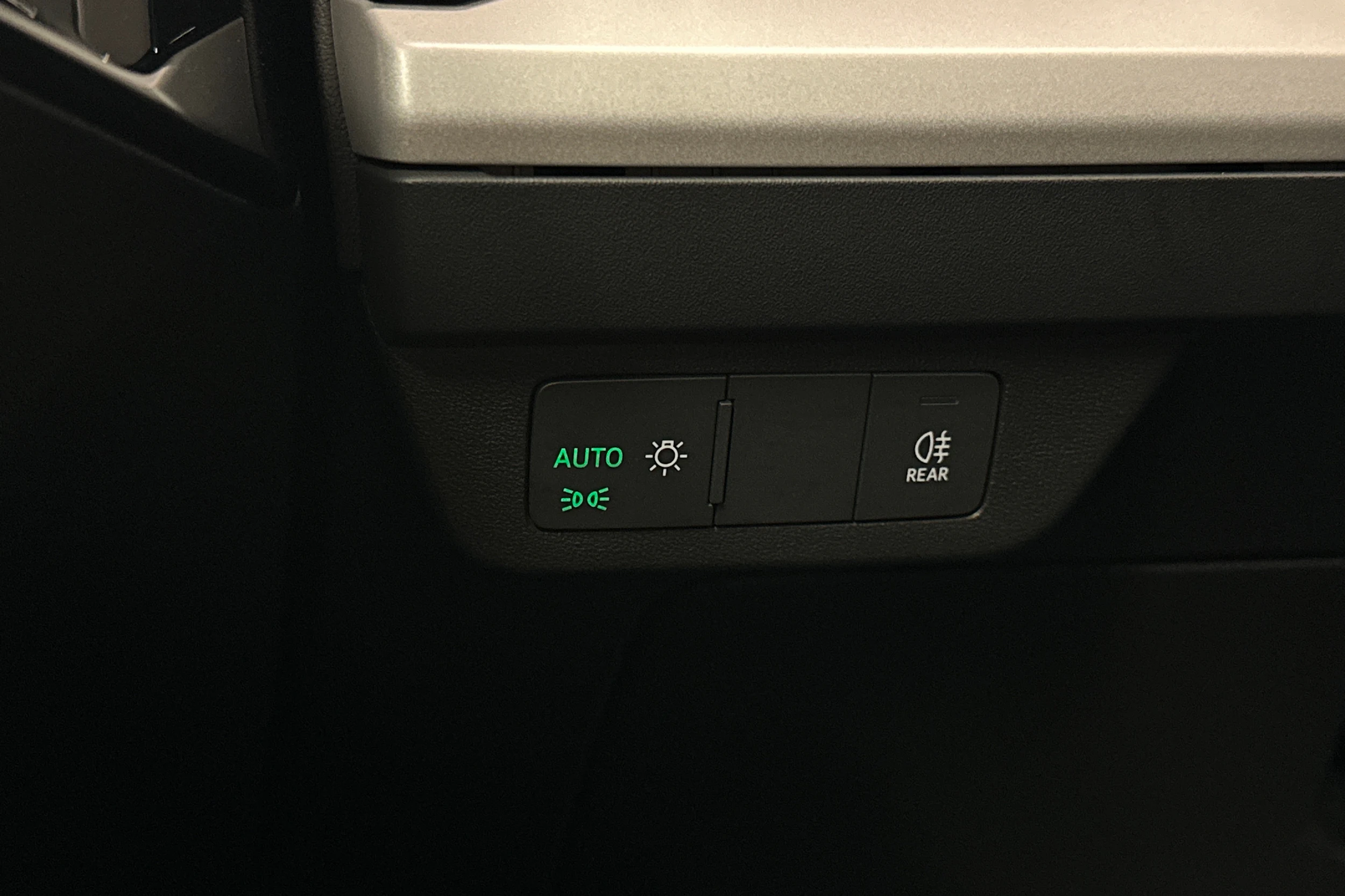 harmaa Audi Q4 e-tron 2023 kuva 15.