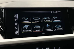 harmaa Audi Q4 e-tron 2023 kuva 16.