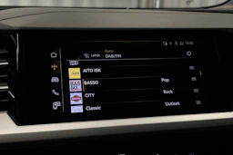 harmaa Audi Q4 e-tron 2023 kuva 18.