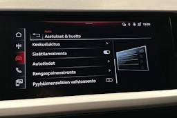 harmaa Audi Q4 e-tron 2023 kuva 28.