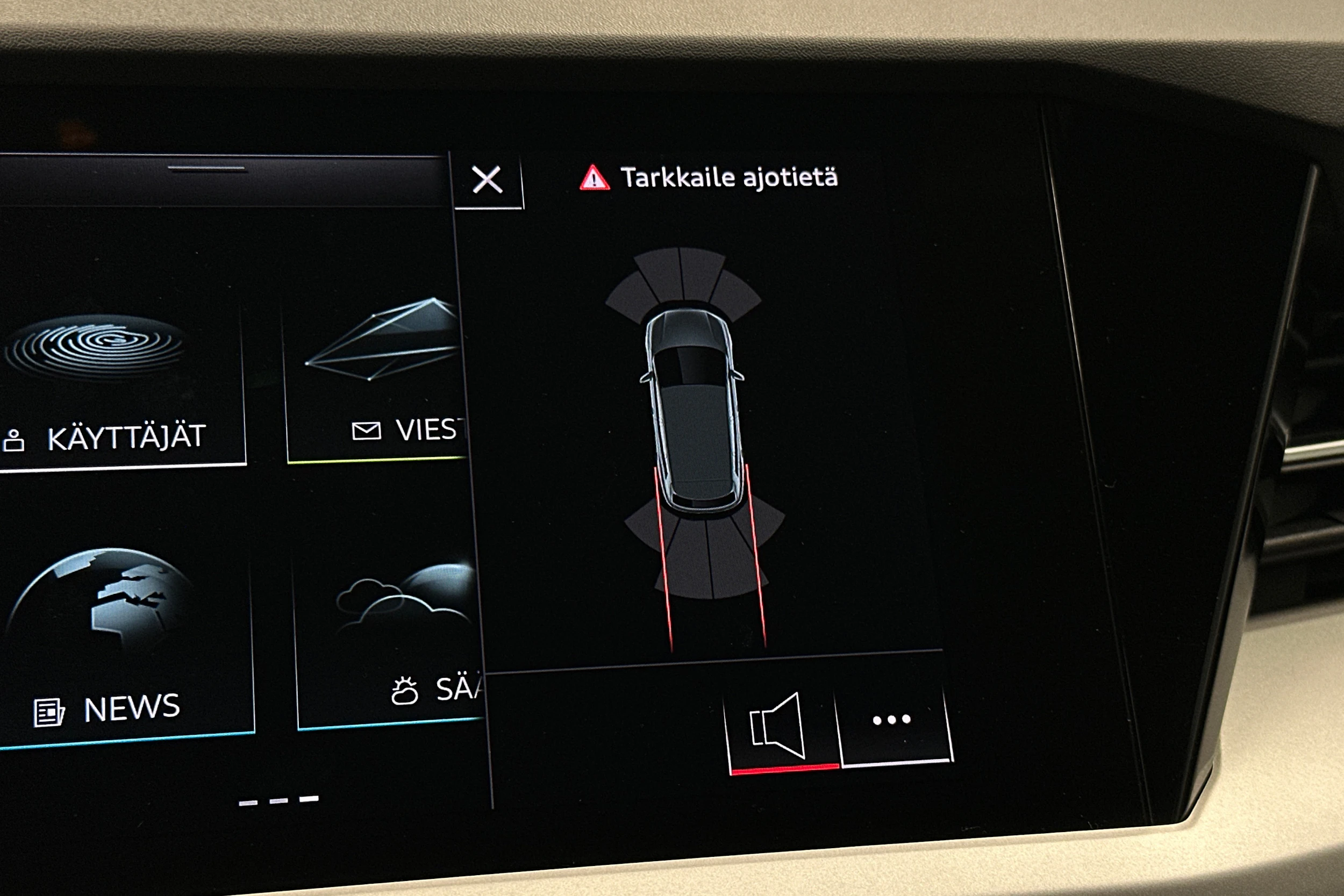 harmaa Audi Q4 e-tron 2023 kuva 29.