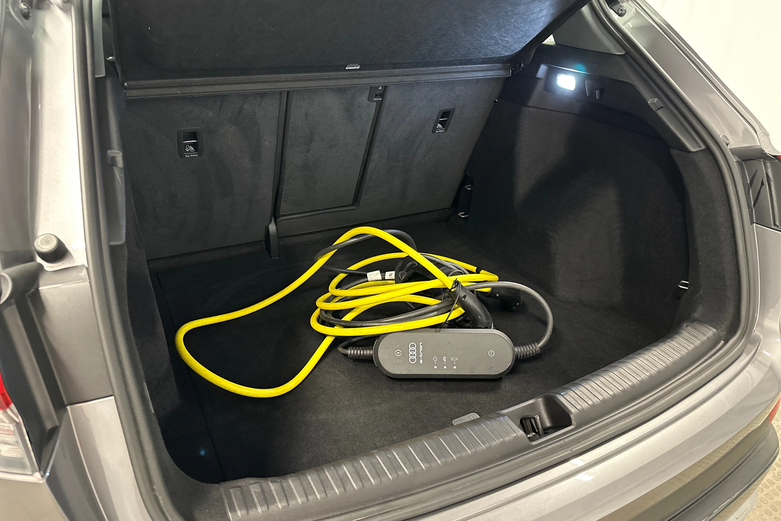 harmaa Audi Q4 e-tron 2023 kuva 33.