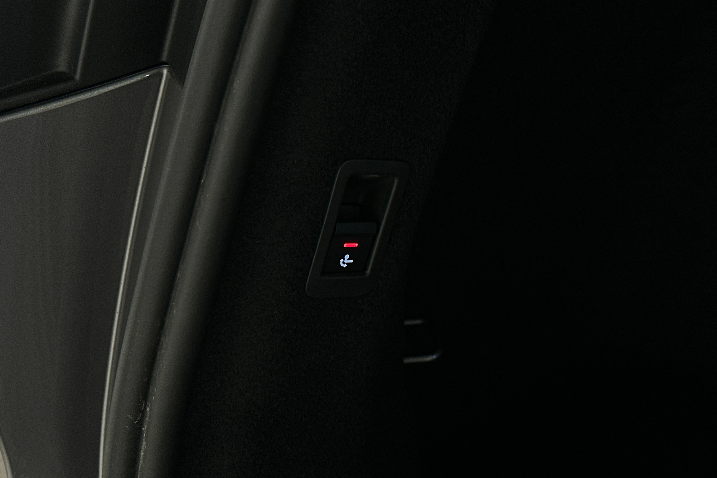 harmaa Audi Q4 e-tron 2023 kuva 34.