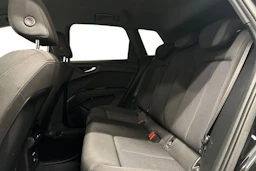 musta Audi Q4 e-tron 2023 kuva 8.