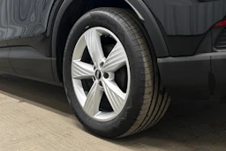 musta Audi Q4 e-tron 2023 kuva 10.
