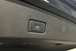musta Audi Q4 e-tron 2023 kuva 12.