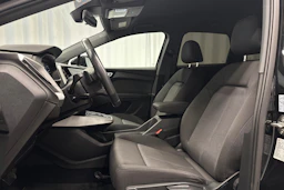 musta Audi Q4 e-tron 2023 kuva 14.