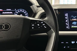musta Audi Q4 e-tron 2023 kuva 17.