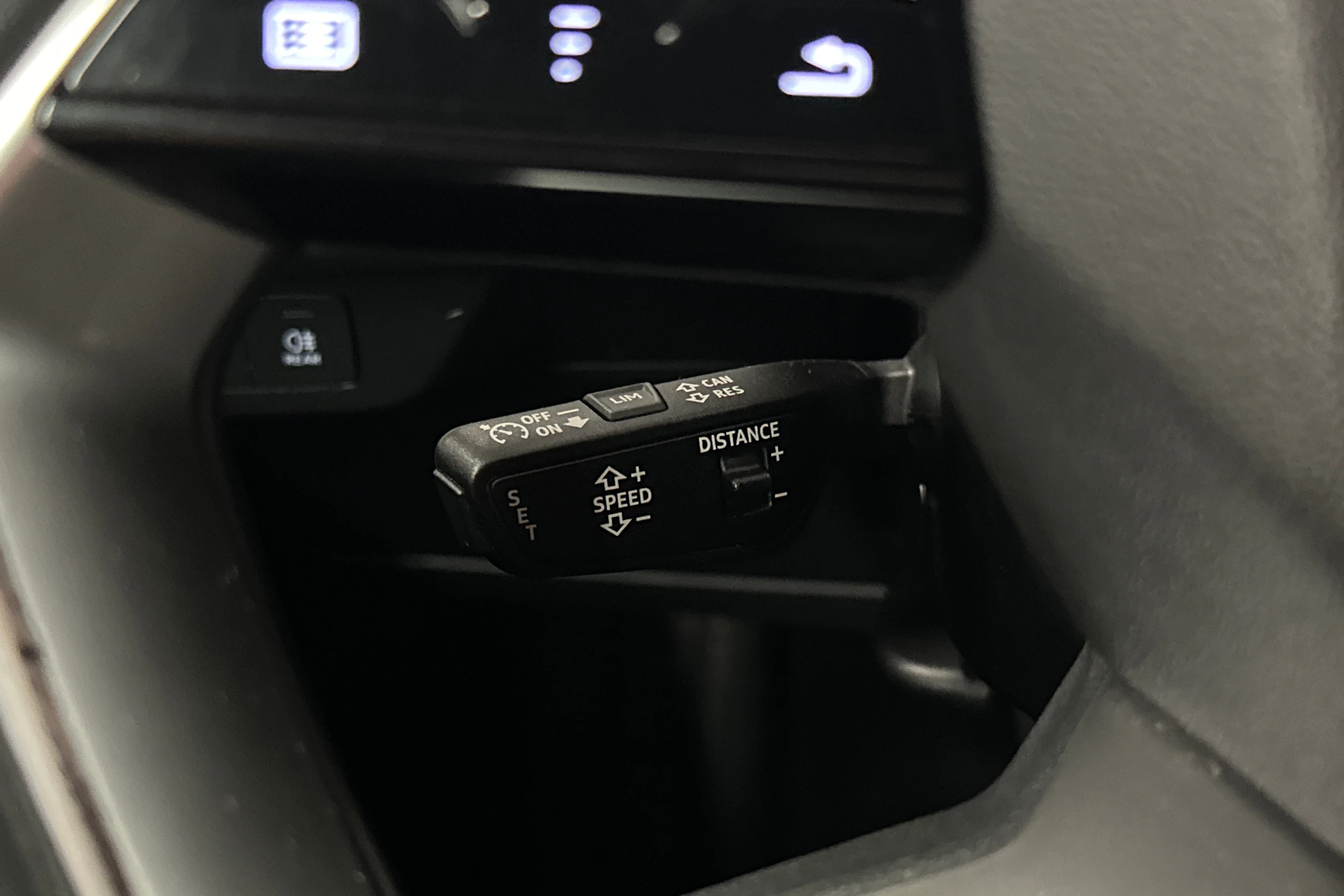 musta Audi Q4 e-tron 2023 kuva 18.