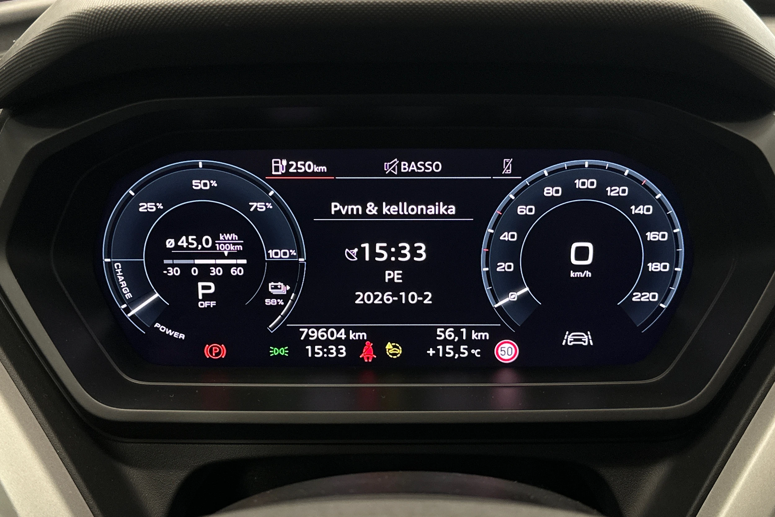 musta Audi Q4 e-tron 2023 kuva 19.
