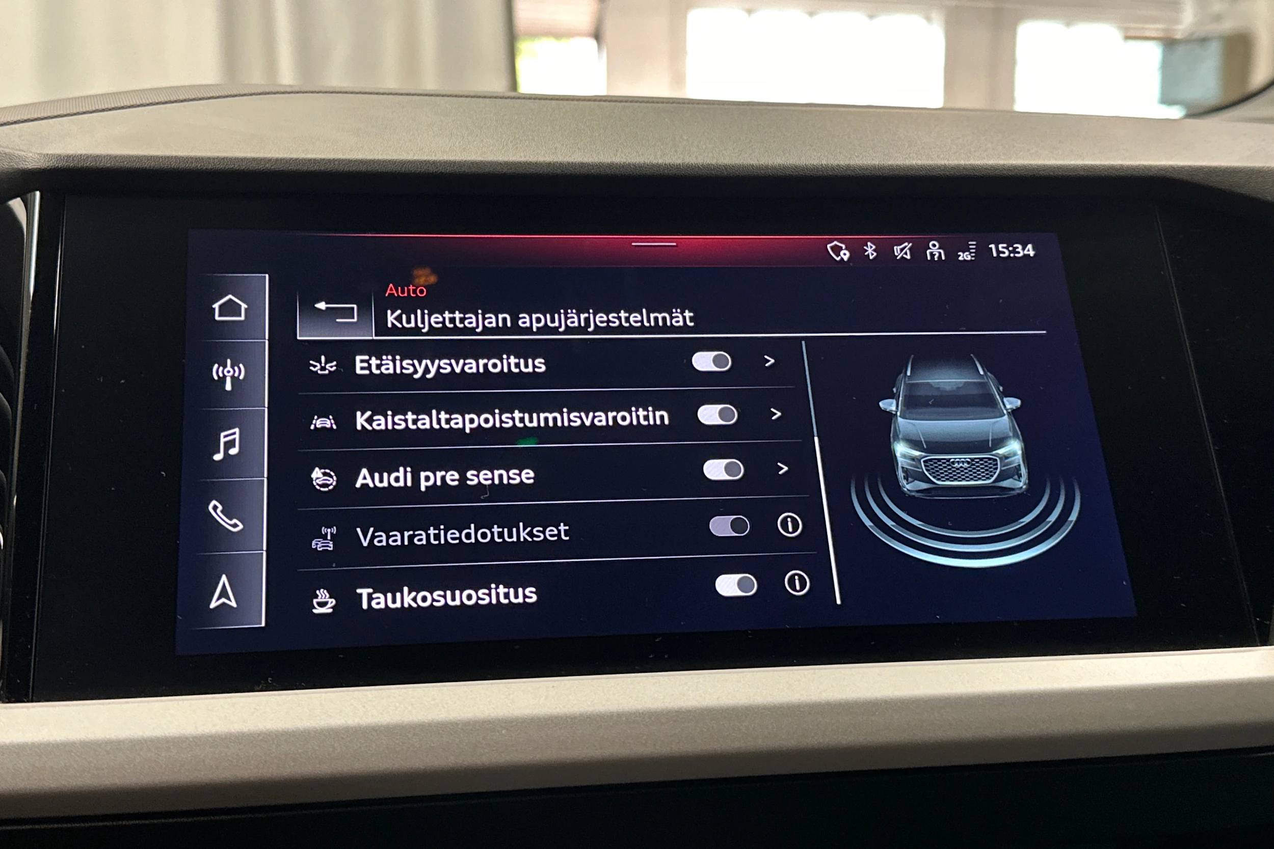 musta Audi Q4 e-tron 2023 kuva 22.