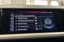 musta Audi Q4 e-tron 2023 kuva 22.