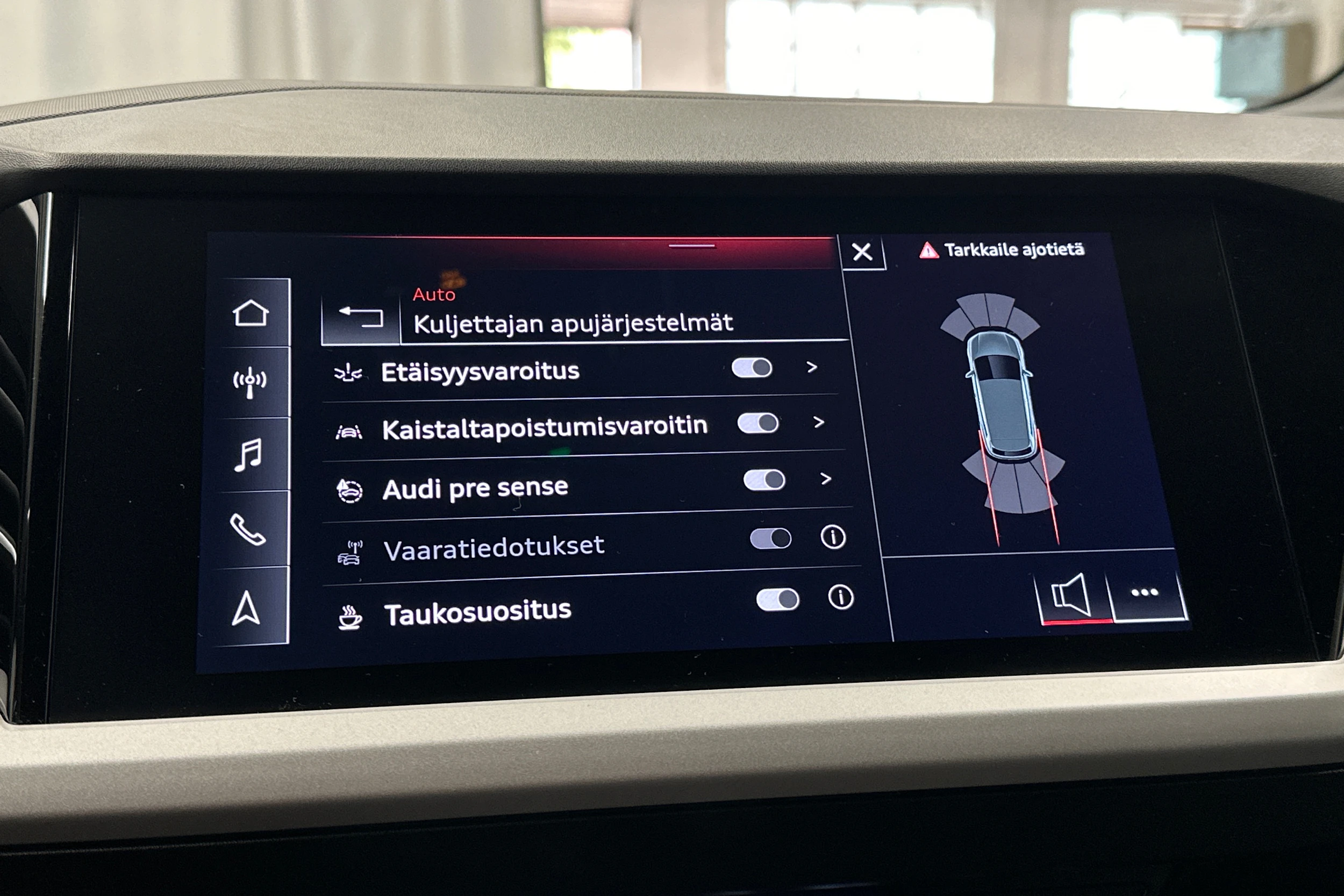 musta Audi Q4 e-tron 2023 kuva 23.