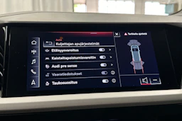 musta Audi Q4 e-tron 2023 kuva 23.