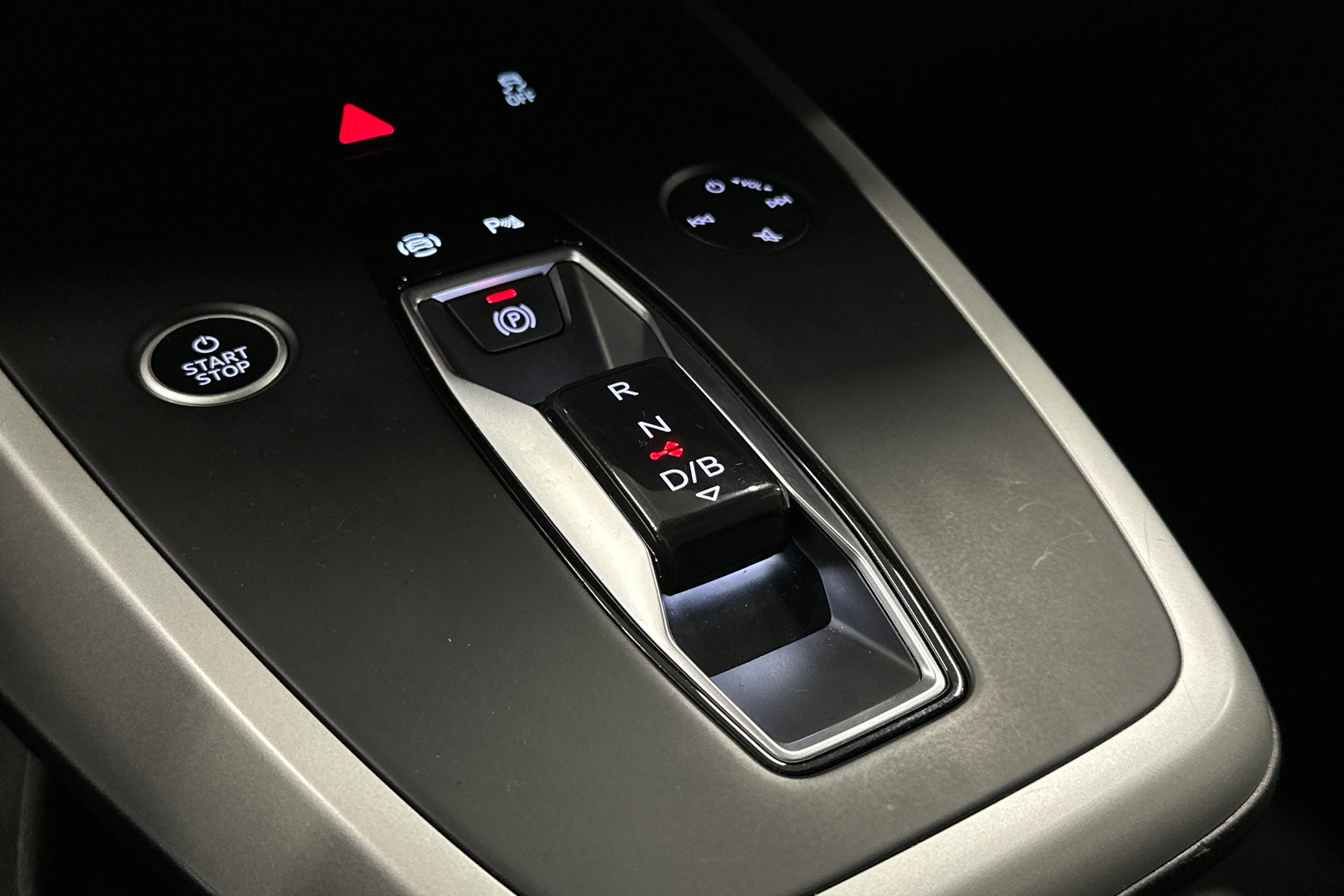 musta Audi Q4 e-tron 2023 kuva 25.