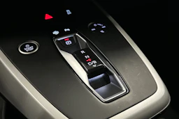 musta Audi Q4 e-tron 2023 kuva 25.