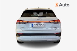 valkoinen Audi Q4 e-tron 2023 kuva 3.