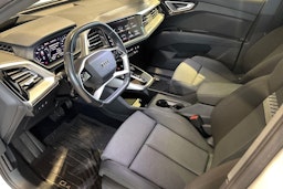 valkoinen Audi Q4 e-tron 2023 kuva 7.