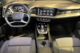 valkoinen Audi Q4 e-tron 2023 kuva 9.