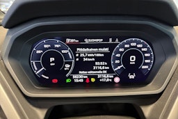 valkoinen Audi Q4 e-tron 2023 kuva 18.