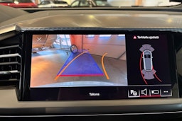 valkoinen Audi Q4 e-tron 2023 kuva 19.