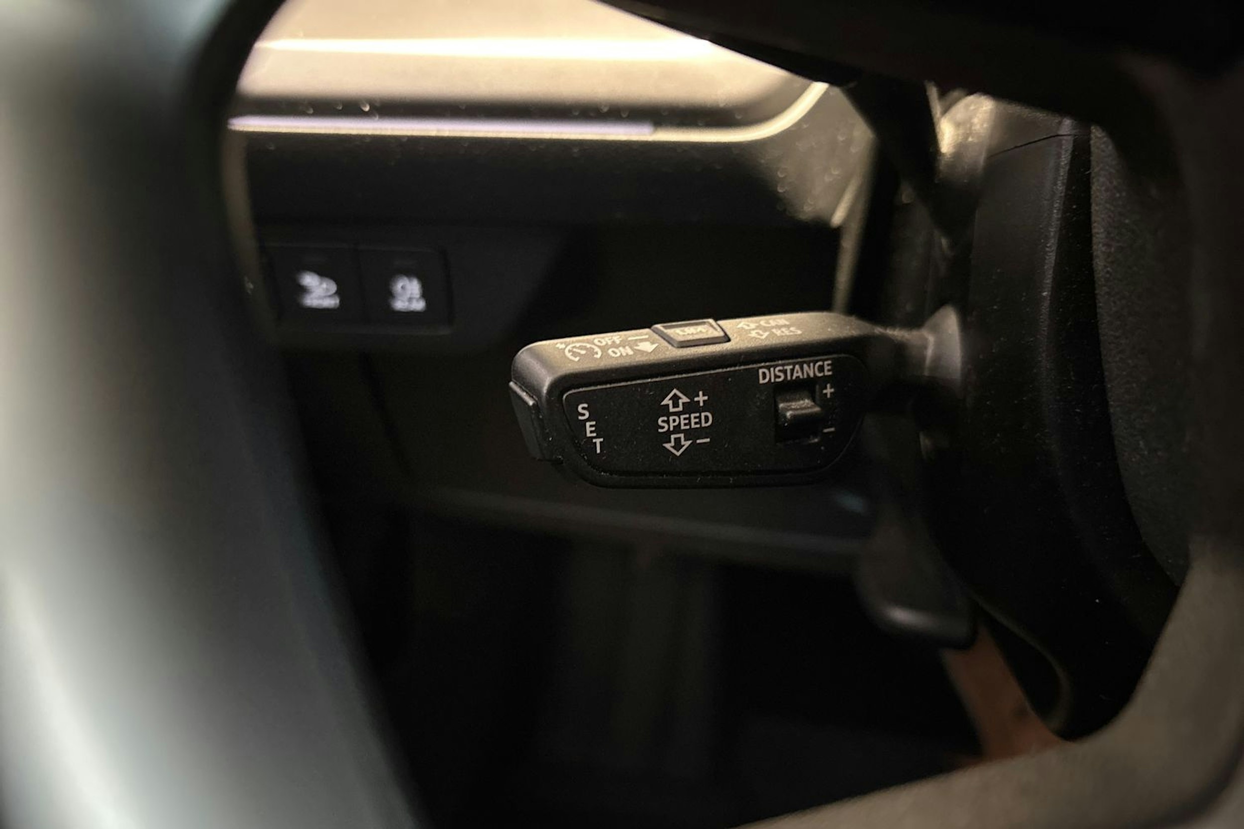 valkoinen Audi Q4 e-tron 2023 kuva 24.