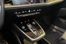 valkoinen Audi Q4 e-tron 2023 kuva 26.