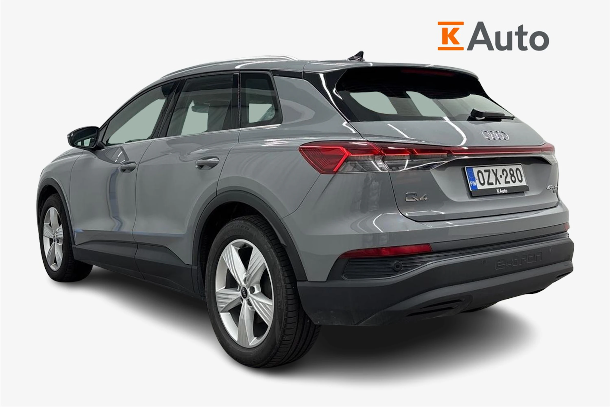 harmaa Audi Q4 e-tron 2023 kuva 2.