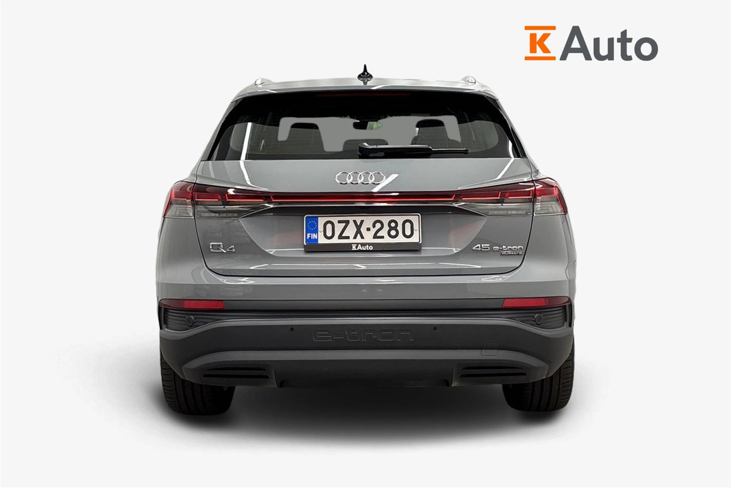 harmaa Audi Q4 e-tron 2023 kuva 3.