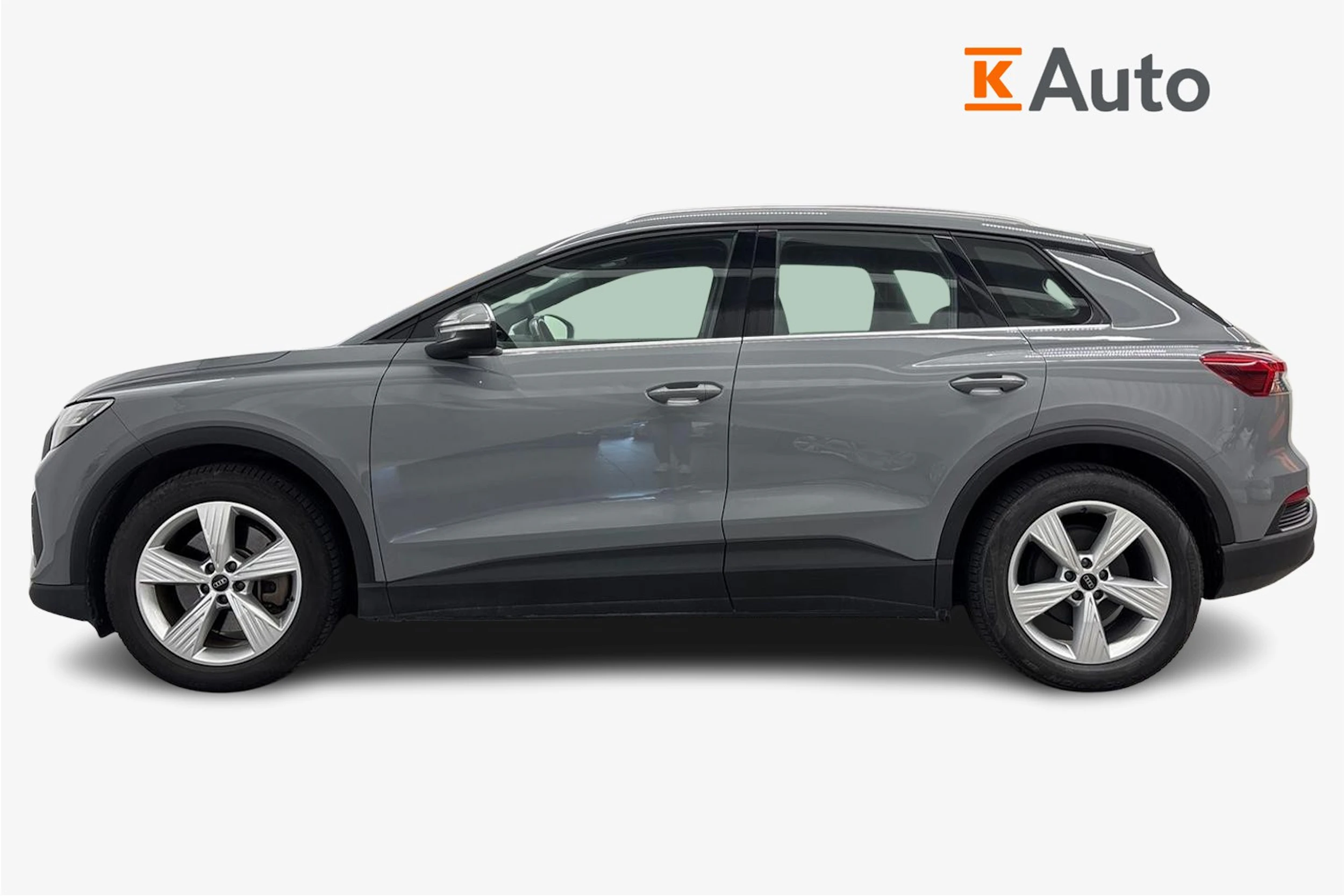 harmaa Audi Q4 e-tron 2023 kuva 5.