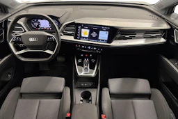 harmaa Audi Q4 e-tron 2023 kuva 7.