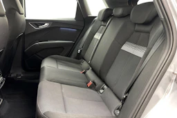 harmaa Audi Q4 e-tron 2023 kuva 8.