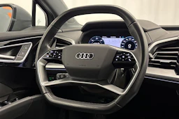 harmaa Audi Q4 e-tron 2023 kuva 12.