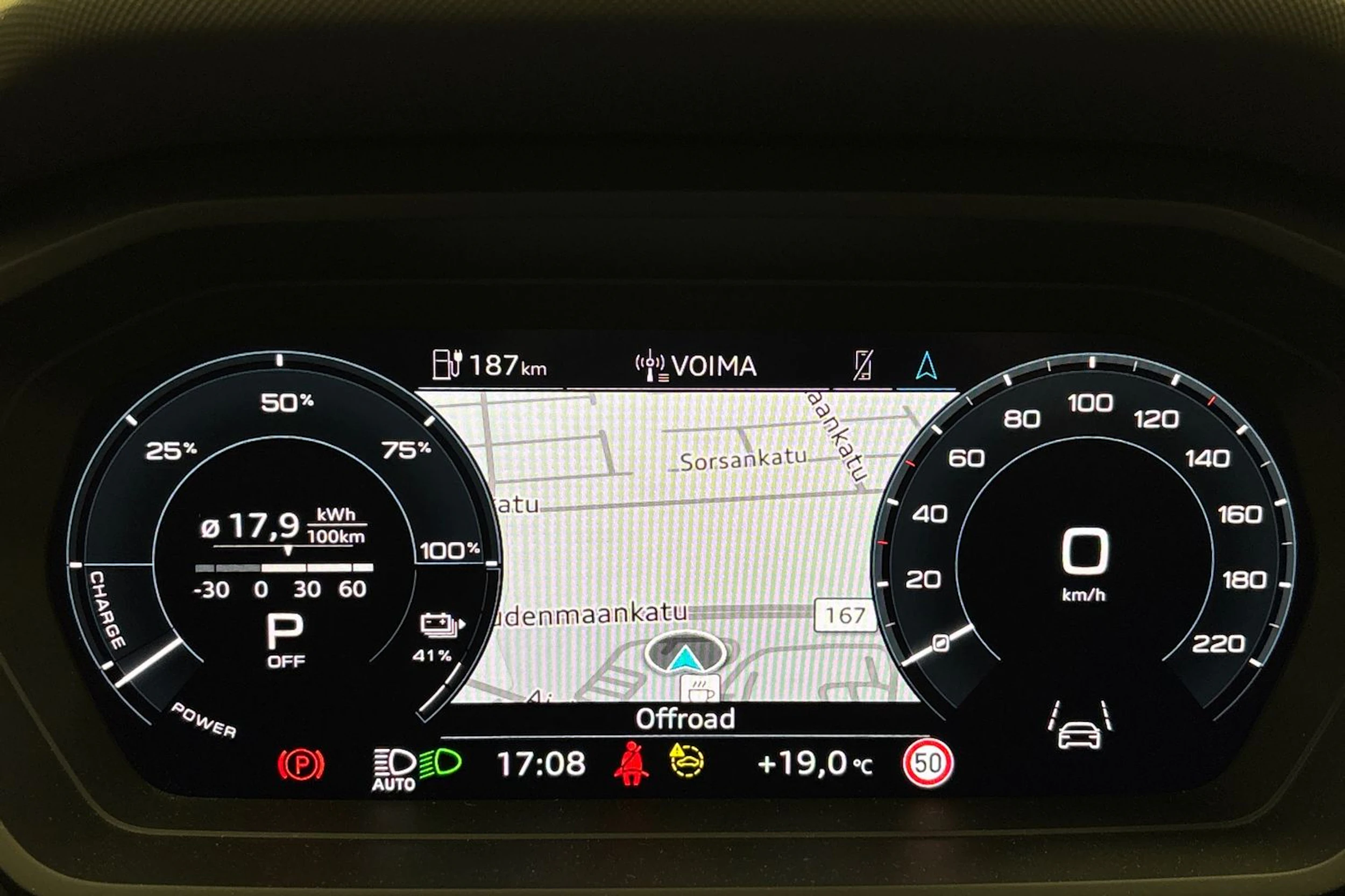 harmaa Audi Q4 e-tron 2023 kuva 16.