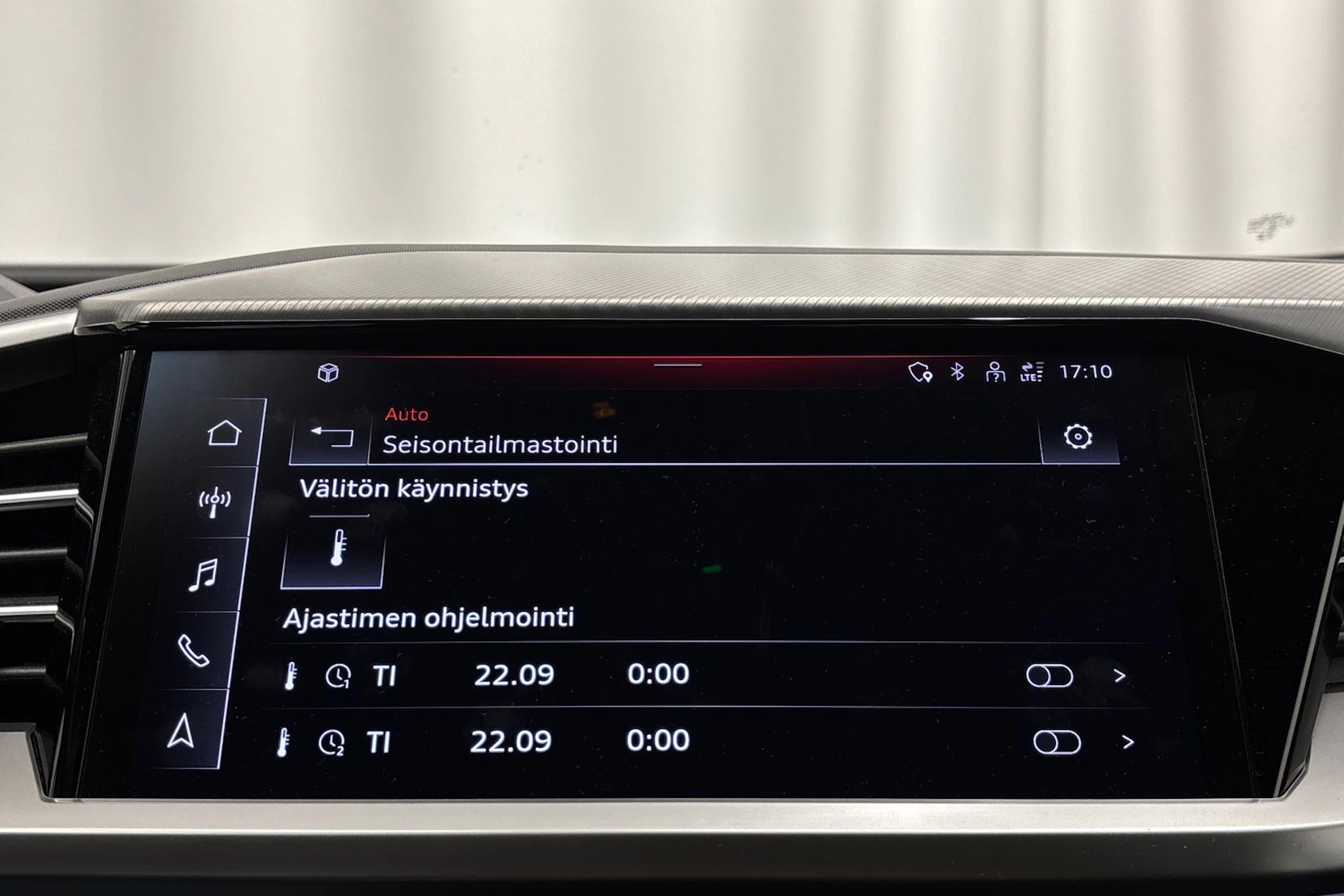harmaa Audi Q4 e-tron 2023 kuva 20.