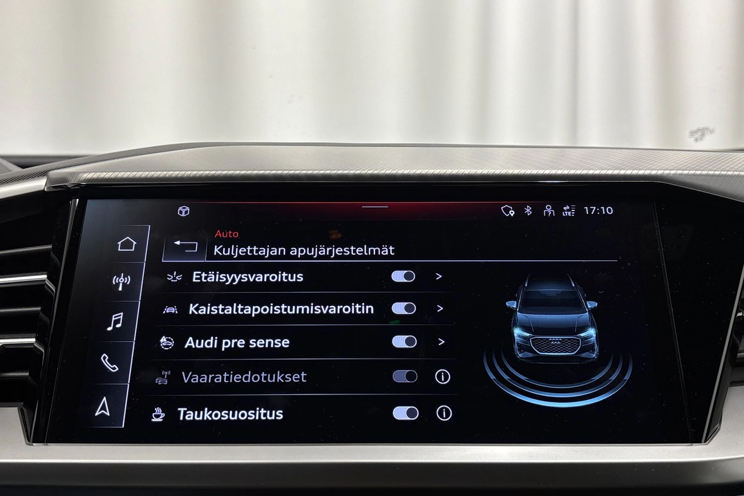 harmaa Audi Q4 e-tron 2023 kuva 22.