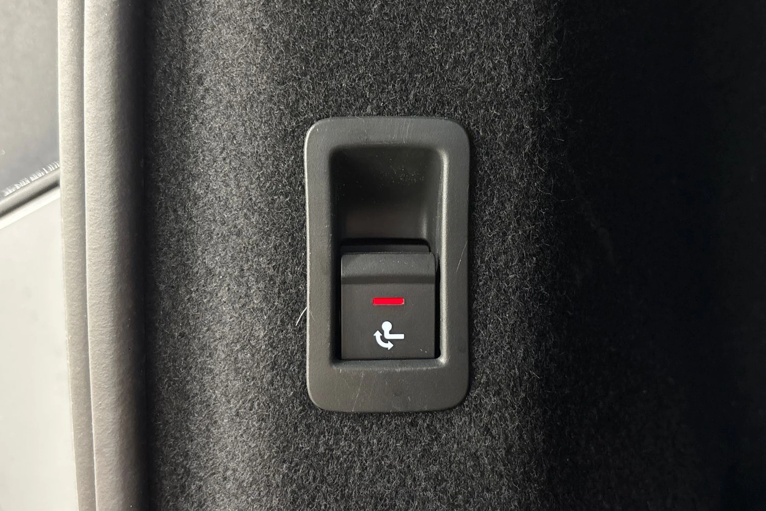 harmaa Audi Q4 e-tron 2023 kuva 26.