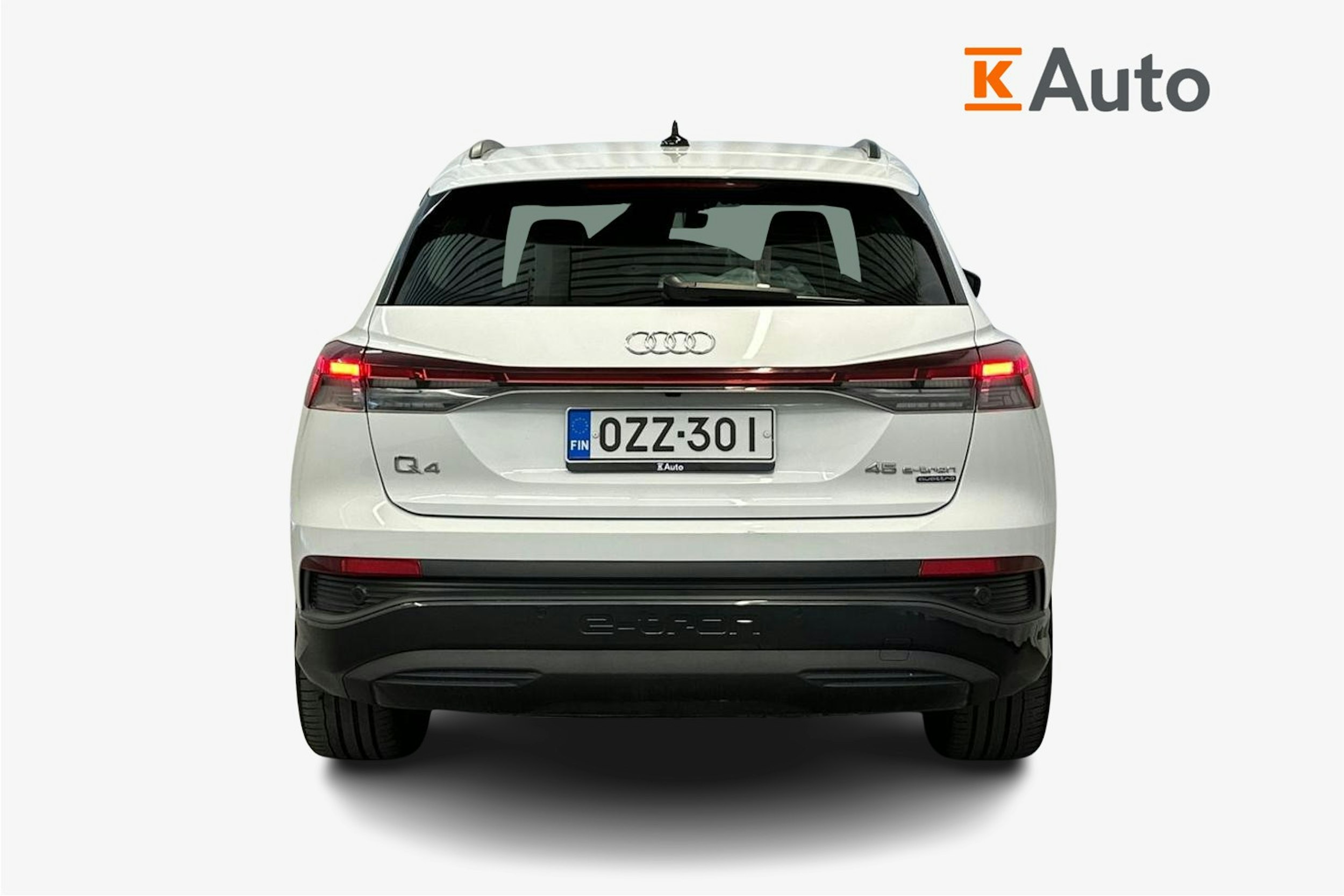 valkoinen Audi Q4 e-tron 2023 kuva 3.