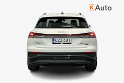 valkoinen Audi Q4 e-tron 2023 kuva 3.