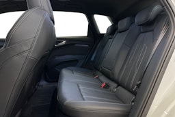 valkoinen Audi Q4 e-tron 2023 kuva 10.