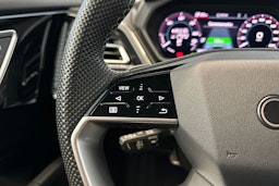 valkoinen Audi Q4 e-tron 2023 kuva 18.