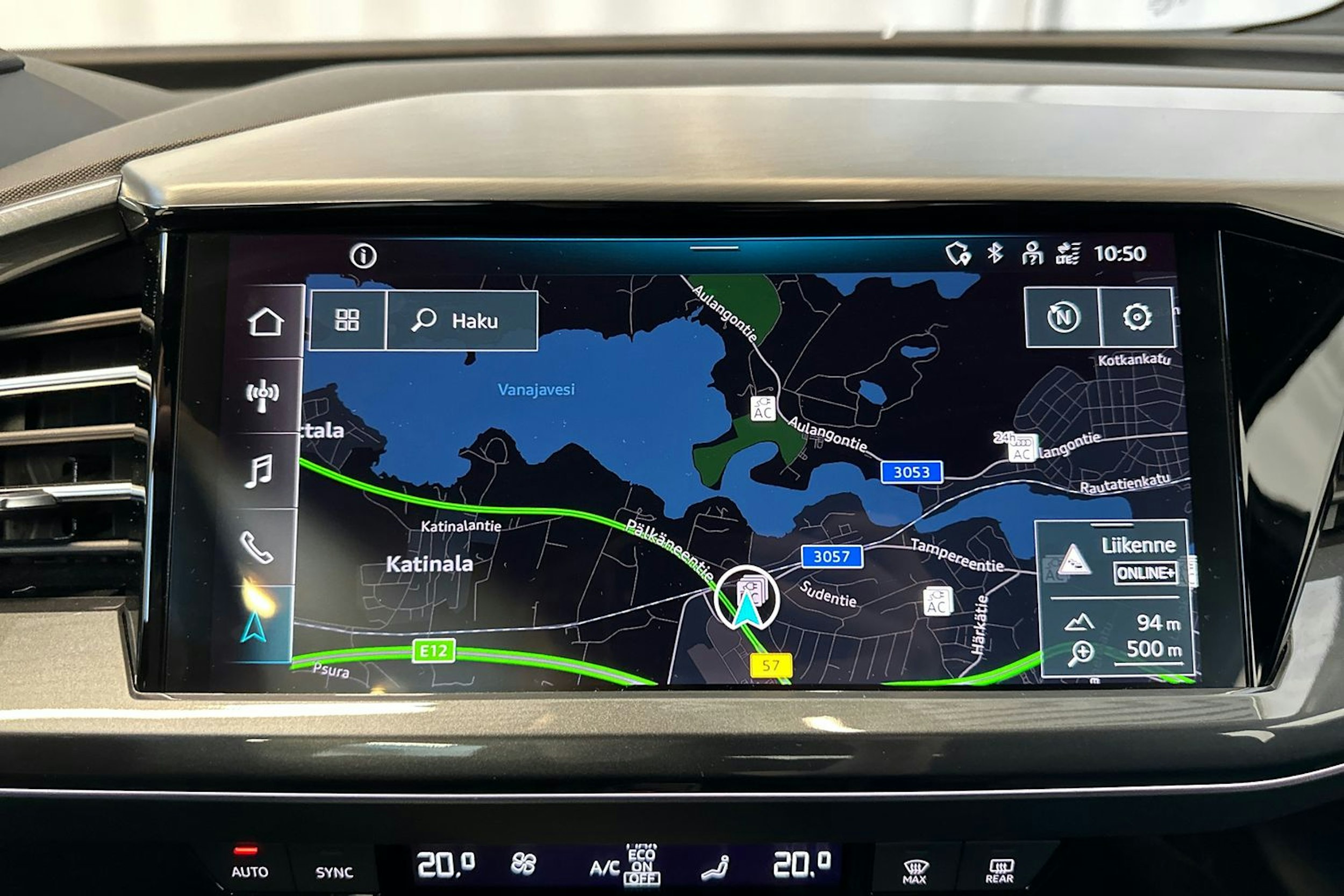 valkoinen Audi Q4 e-tron 2023 kuva 24.