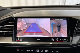 valkoinen Audi Q4 e-tron 2023 kuva 25.