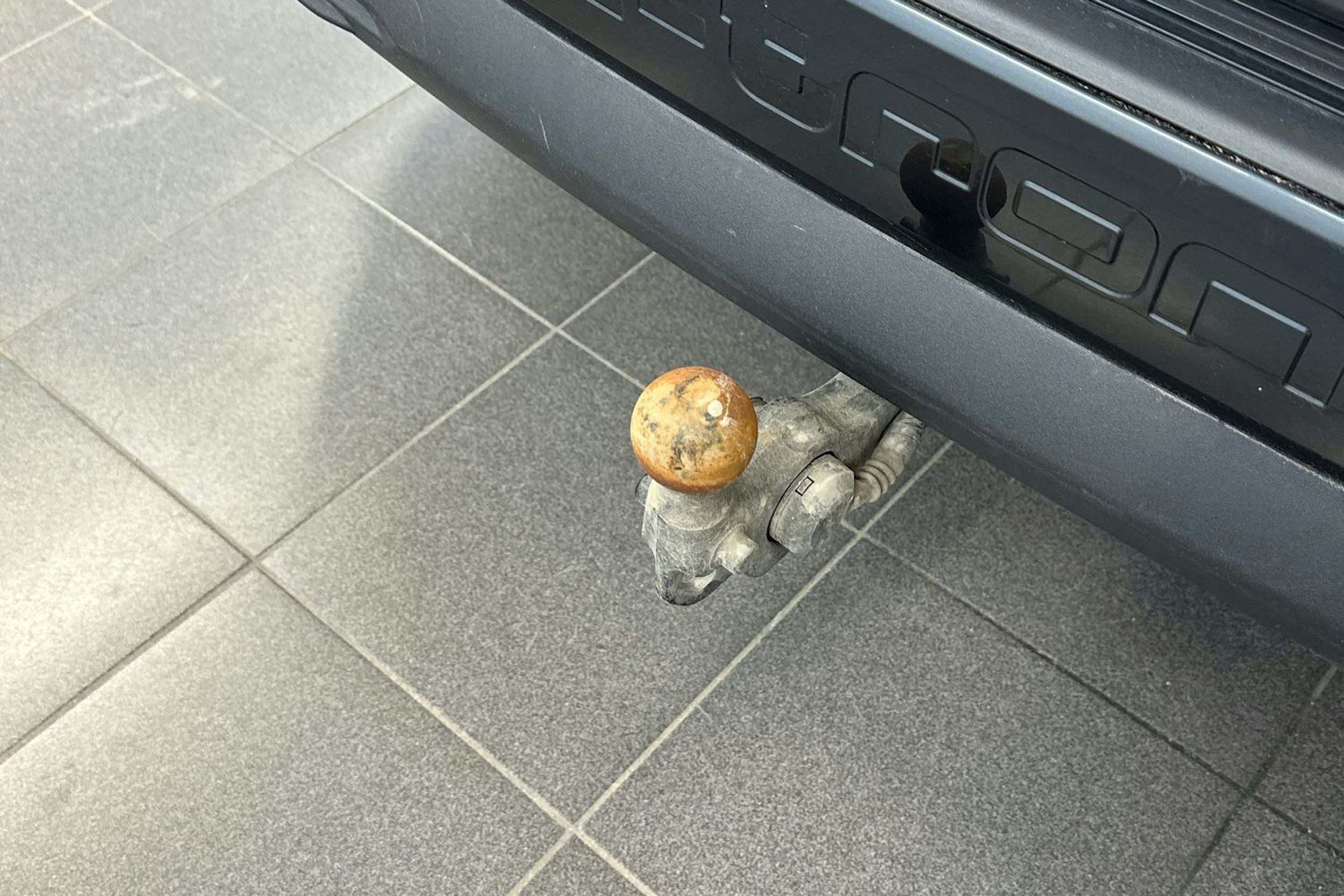 valkoinen Audi Q4 e-tron 2023 kuva 27.