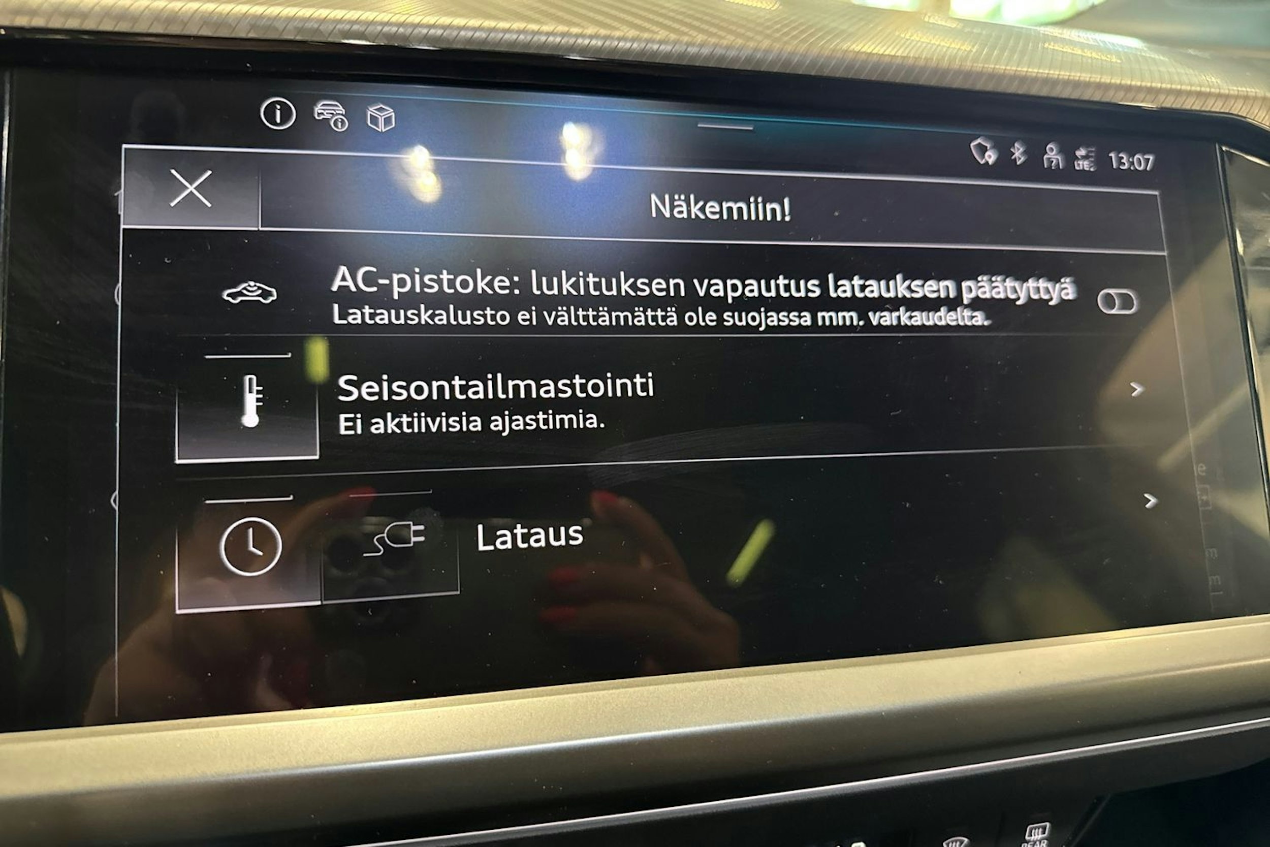 violetti Audi Q4 e-tron 2023 kuva 18.